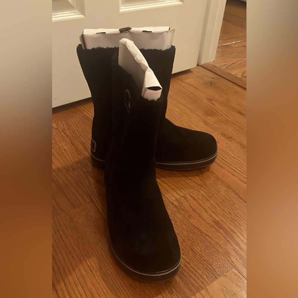 New Sorel waterproof winter boots